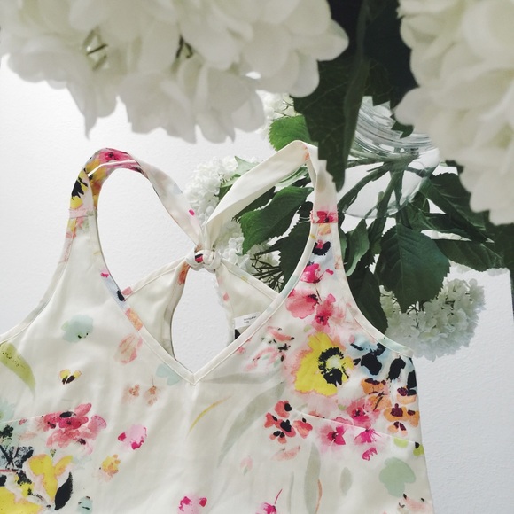 || 🎉 Host Pick 🎉 || Floral High Low H&M Dress ||