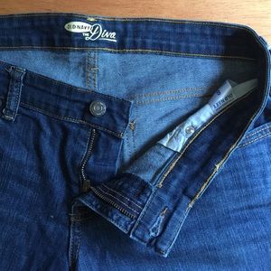 Old Navy- The Diva Bootcut Jean, Size 6