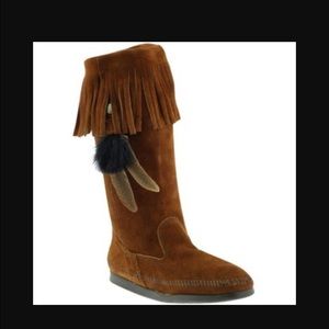 Minnetonka fringe boots - size 7