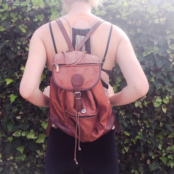 90's Vintage Backpack ✌🏼️🐻