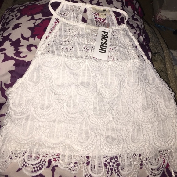 BRAND NEW CROTCHET HALTER TOP . PACSUN