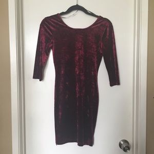 🚫SOLD🚫 Cute velvet maroon dress