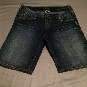 Silver Jeans Size 27 Lexi Short