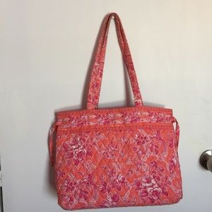 💕Vera Bradley Rose Tote💕