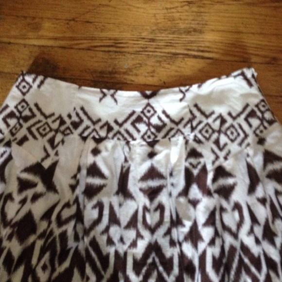 Sexy skirt in brown and white - Picture 3 of 4