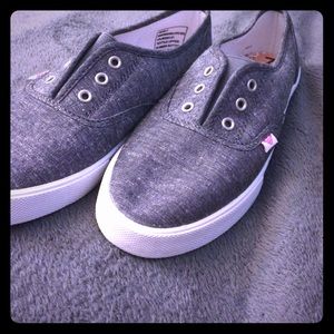 Roxy sneakers no laces