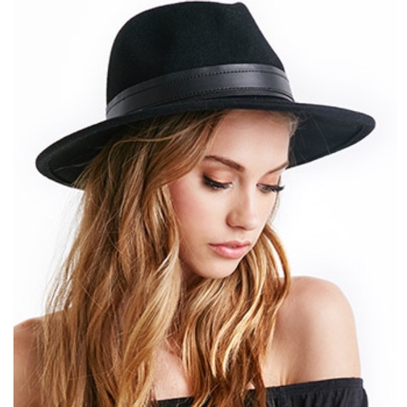 BRAND NEW FOREVER 21 WOOL HAT