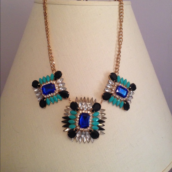 NWOT Statement Necklace