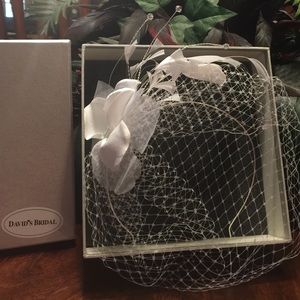 Used once hb w/flower & Russian tulle weddingvail