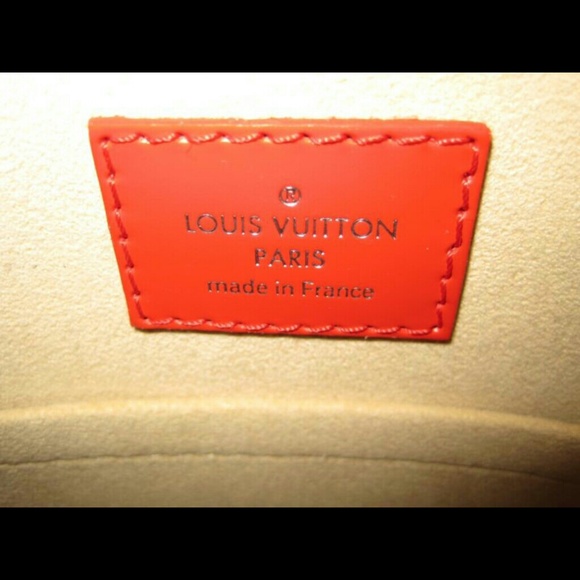 Louis Vuitton Dora PM Monogram W/lipstick red - Picture 3 of 4