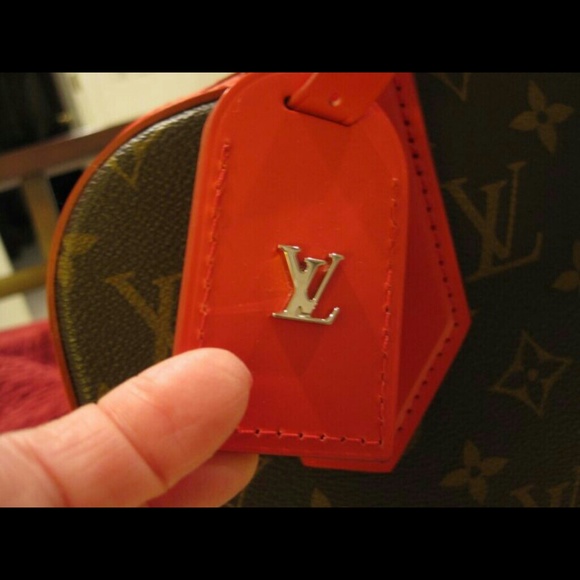Louis Vuitton Dora PM Monogram W/lipstick red - Picture 4 of 4