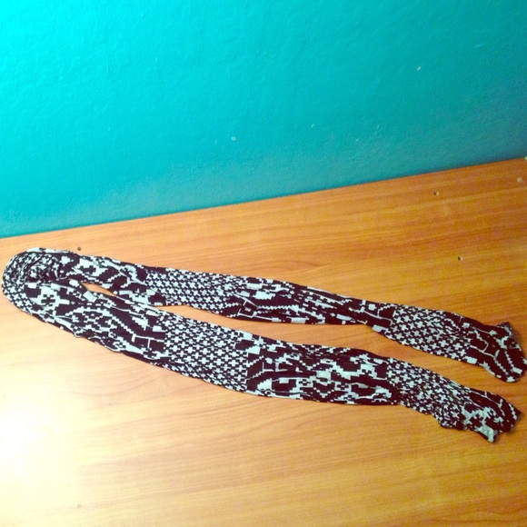 Houndstooth scarf