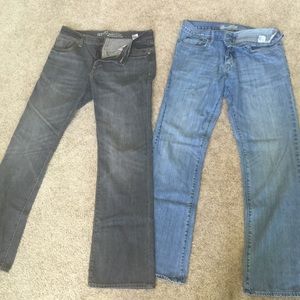 2 pairs of old navy jeans.