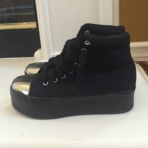 Platform sneakers