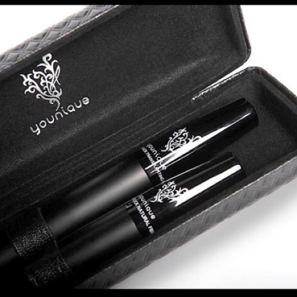 Younique moonstruck 3d fiber mascara