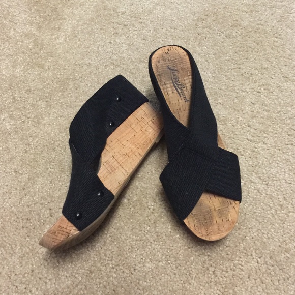 Lucky Brand black wedges
