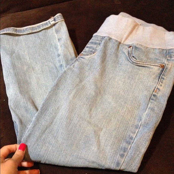 Maternity jean capris