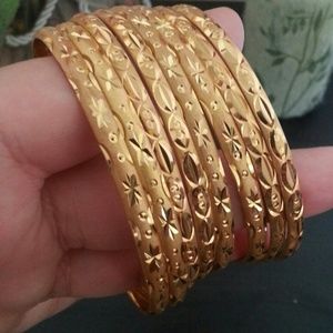 bangles/bracelet