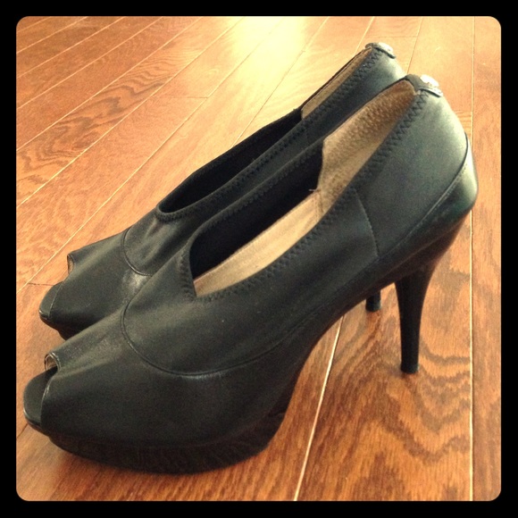 MICHAEL Michael Kors Shoes - MK black leather heels platform stiletto