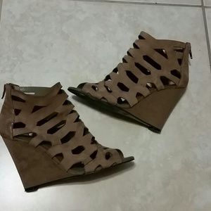 Bcbg wedge