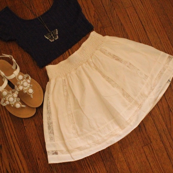 🔴 BOGO FREE 🔴Cotton On Off White Skater Skirt