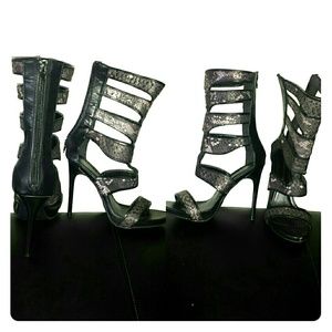 Gladiator Print Heels!
