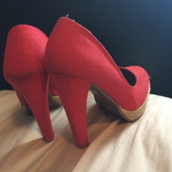 Red heels - Picture 3 of 3