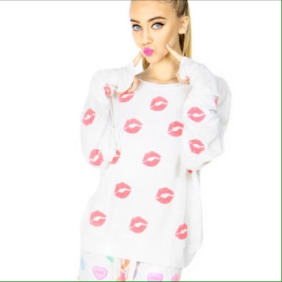 Wildfox Tops - 💔SOLD💔 Wildfox Covered in Kisses All Over Jumper