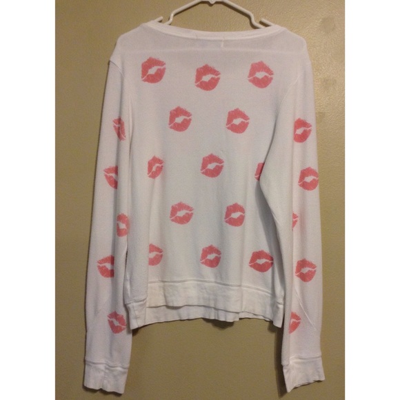 💔SOLD💔 Wildfox Covered in Kisses All Over Jumper - Picture 4 of 4