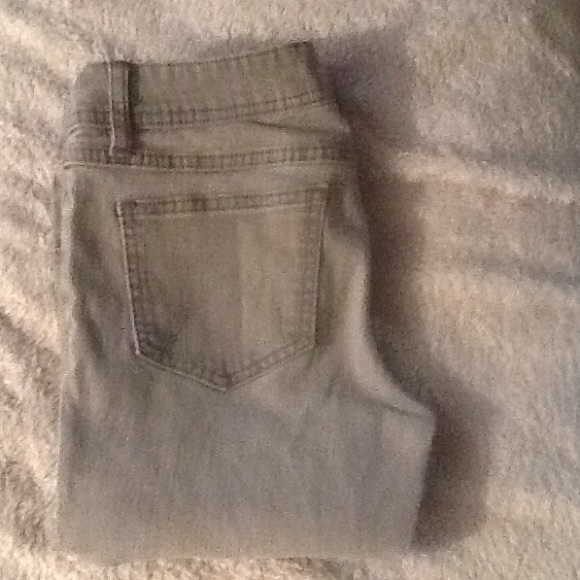 Gray skinny jeans