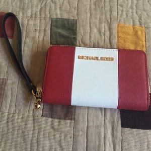 Michael kors wristlet