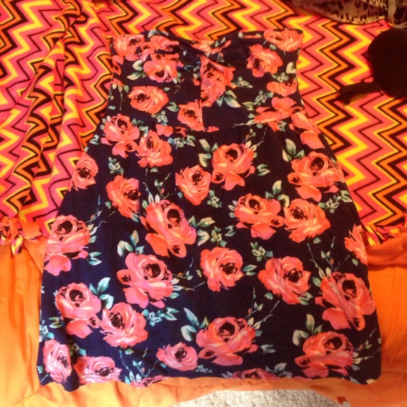 Strapless flower open back dress