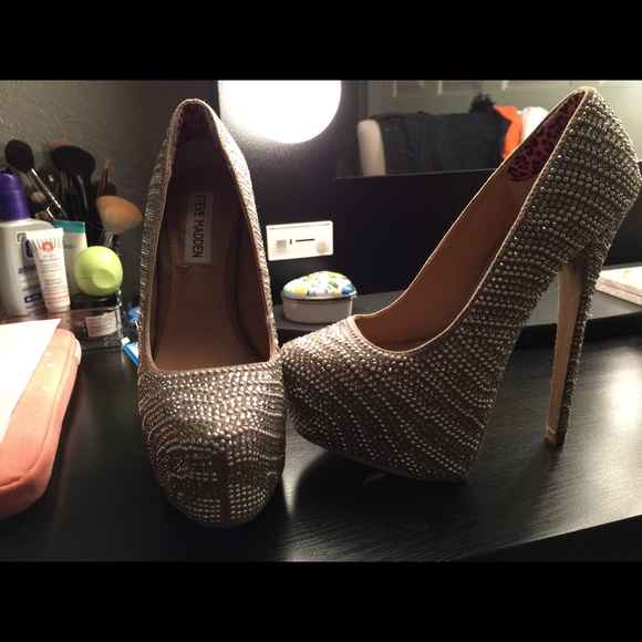 Steve Madden pumps