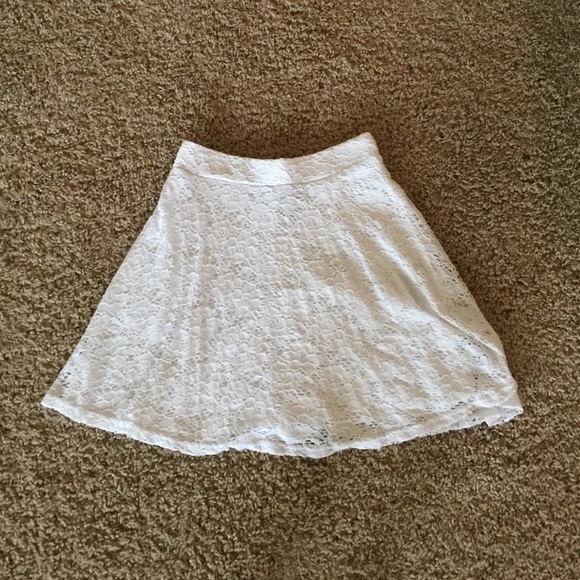 white floral skirt - Picture 2 of 3