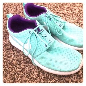 FREE SHIPPING Nike Roshe Run Mint/Purple/White