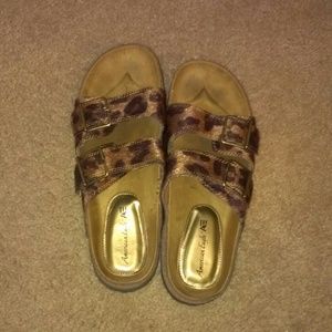 Womans leopard sandels 10