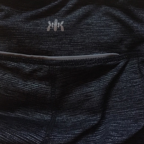 Grey/black active leggings.
