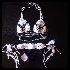 Brand new Indah resort Zuma, black & white bikini