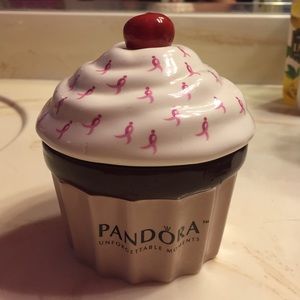 Pandora limited Edition Cupcake Jewelry Box