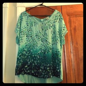 Floral keyhole top