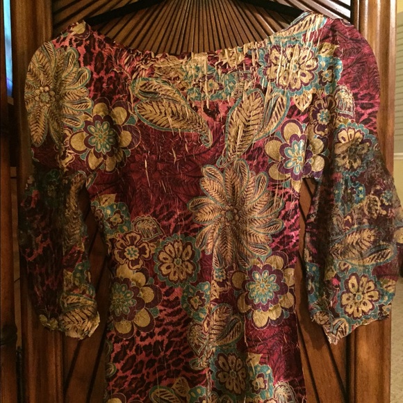 Top - Picture 2 of 2