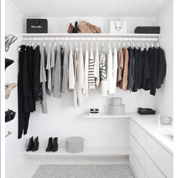 CLOSET CLEAR OUT. SPEND $20 GET ANYTHING UNDER 10