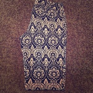 Black and white print old navy pants