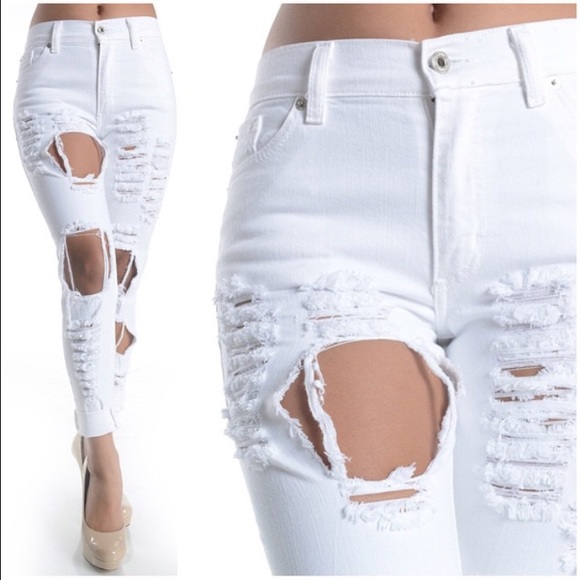 Destroyed boyfriend jeans