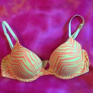 Victoria Secret PINK lightly lined everywhere bra