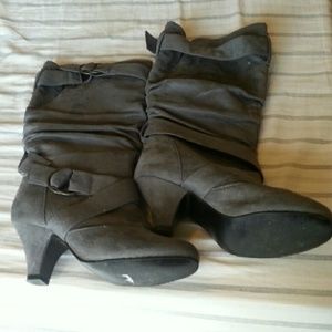 Grey Boot with Straps Sz 5 1/2