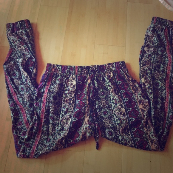 Pac Sun boho pants HOLDING✖️