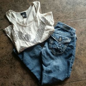 Medium wash with fade out capris