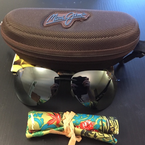 Maui Jim polarized gray aviators MJ-421-02