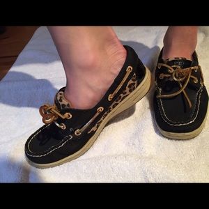 Gorgeous black with leopard Sperry's!